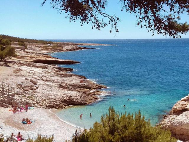 Sous Le Soleil Des Alpilles Apartment Муриес Екстериор снимка